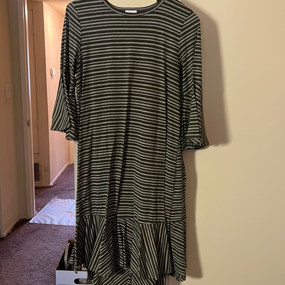 Lularoe Maurine Dress - Picture 2 of 4